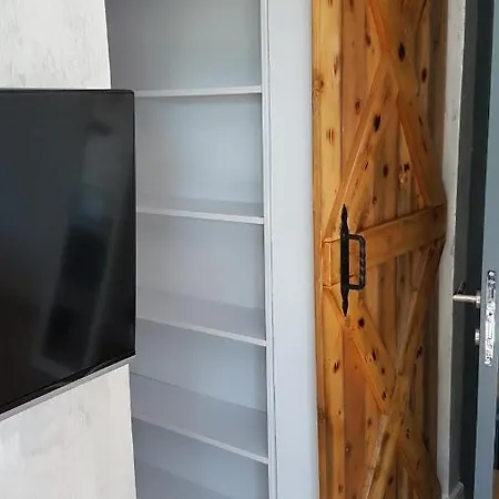 Gæstehus Casa Magnolia Douăzeci şi Trei August