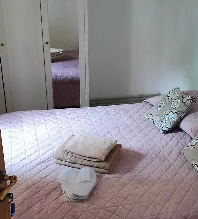 Gæstehus Casa Magnolia Douăzeci şi Trei August