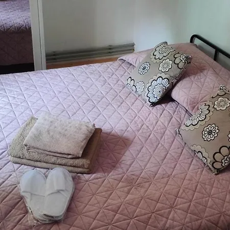 Casa Magnolia Douăzeci şi Trei August