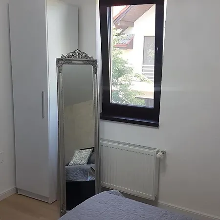 Casa Magnolia Douazeci si Trei August